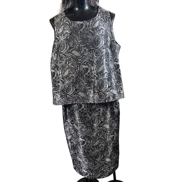 Women's Giovanna Designer Signature Skirt Suit 26W 3PC - Picture 8 of 16